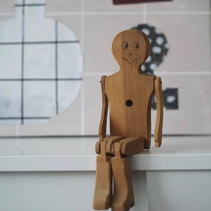 Mogu Takahashiさんのインスタグラム写真 - (Mogu TakahashiInstagram)「I love wooden robot @emiliailke has! Wishing she gifts it to me someday! 🤲🏻🤲🏻☀️ #woodenrobot #emiliailke #mogutakahashi」11月14日 14時47分 - mogutakahashi