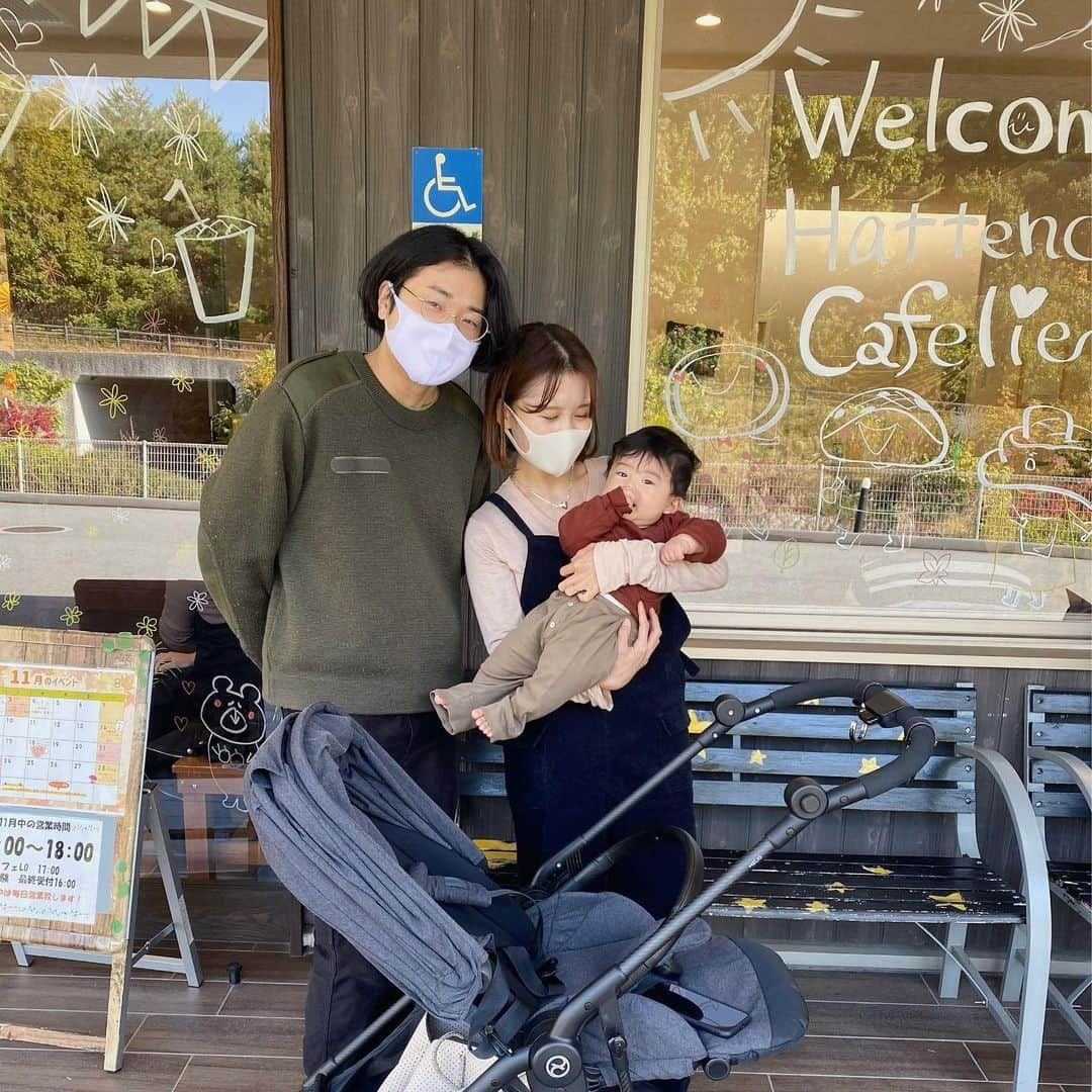 ちょびさんのインスタグラム写真 - (ちょびInstagram)「family photo♡ . #広島カフェ#八天堂カフェリエ#広島空港#三原#三原カフェ#八天堂#ベビー服#ベビー用品#ベビーグッズ#赤ちゃん#赤ちゃんのいる暮らし#赤ちゃんのいる生活#0歳児#育児#初めての育児#男の子ベビー#おとこのこベビー#ベビーコーデ#子育てぐらむ#令和2年ベビー#ふさふさベビー#乳児#第一子#新米ママ」11月14日 15時15分 - kaoriririn15