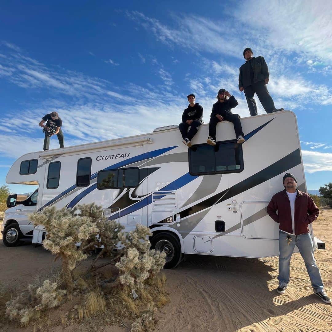 The Berricsさんのインスタグラム写真 - (The BerricsInstagram)「The Berrics and @SantaCruzSkateboards @GoRVing!!! 🚌 We set sail from LA heading East toward Arizona to camp, skate, and explore the wonderful great outdoors and shred anything and everything we see along the way (starting with camping at the Nude Bowl) 🏕 Make sure to check out our story for updates of the week-long trip around SoCal and Arizona with @henrygartlnd @kevinbrotherbraun and @8ballr 🤝 Huge shoutout to @GoRVing for hooking us up with the whip! 🚎 Peep the story for updates and stay tuned for more!! 🙏 #skateboardingisfun #berrics #GoRVing」11月14日 15時19分 - berrics