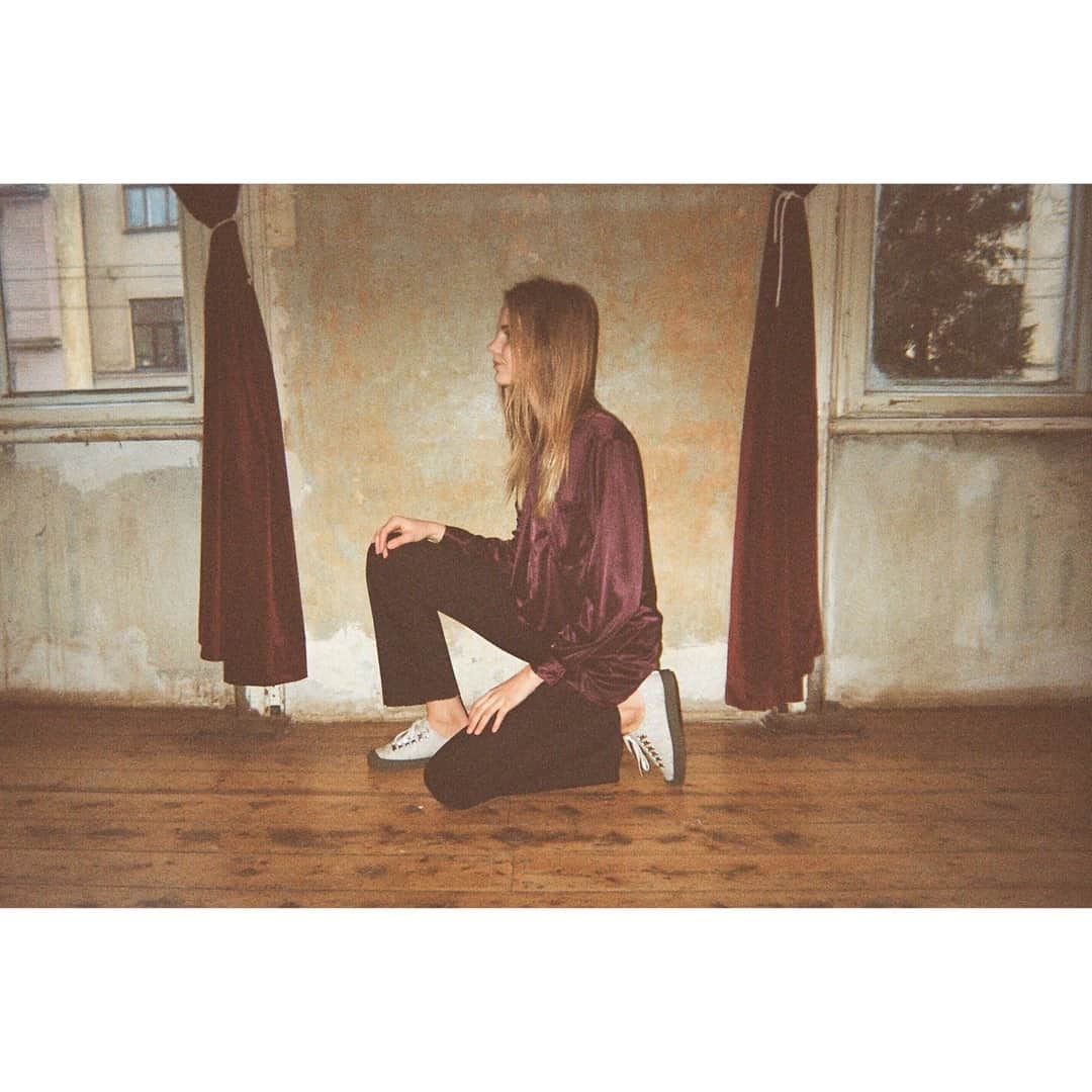 テーリポルキのインスタグラム：「Ready for Saturday! ✨⠀⠀⠀⠀⠀⠀⠀⠀⠀ Store open Today 11-17  #TERHIPÖLKKI #terhipölkkistore #kämpgarden #scandinaviandesign #finnishdesign #sustainable #sustainablefashion #designfromfinland #finnishfashion #footwear #shoes」