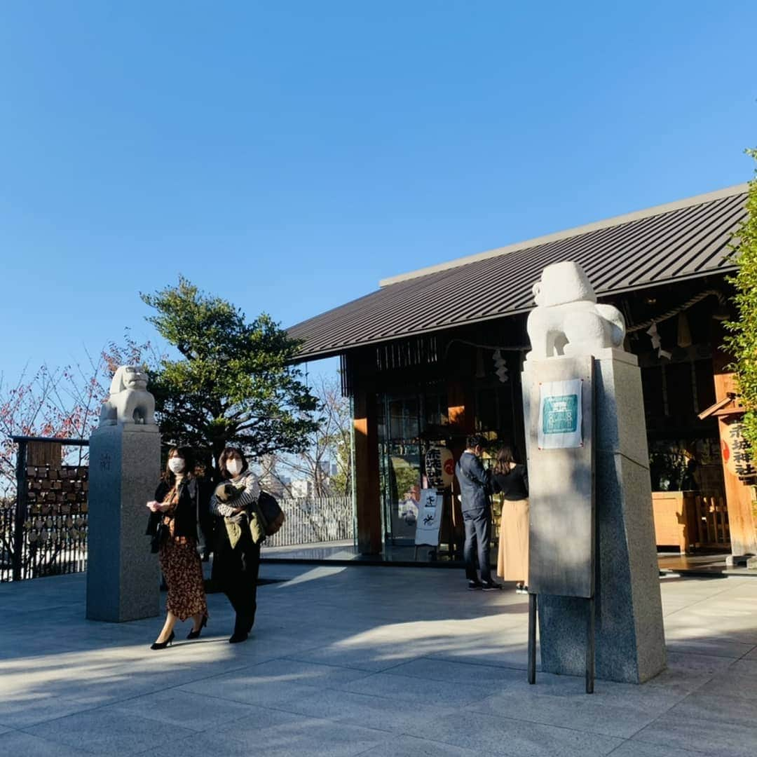 角川慶子さんのインスタグラム写真 - (角川慶子Instagram)「赤城神社に小学校がまだ決まってない園児ちゃん園児くんや、補欠繰り上がりしたい園児くんの祈祷をしてきました。 祈るしかない。  さっき日本一難しい名門小学校に受かったと連絡あり喜びつつ、最後の最後まで全員合格をサポートしたいです。  #赤城神社#神楽坂#隈研吾デザイン#角川慶子#駒沢の森こども園」11月14日 15時31分 - keikokadokawa