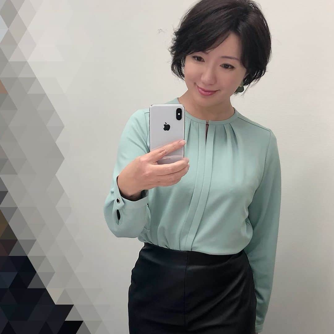 角田華子のインスタグラム：「#11月14日 #福岡ニュースファイルcube  #グリーンブラウス  来週も見てくださいね✨」