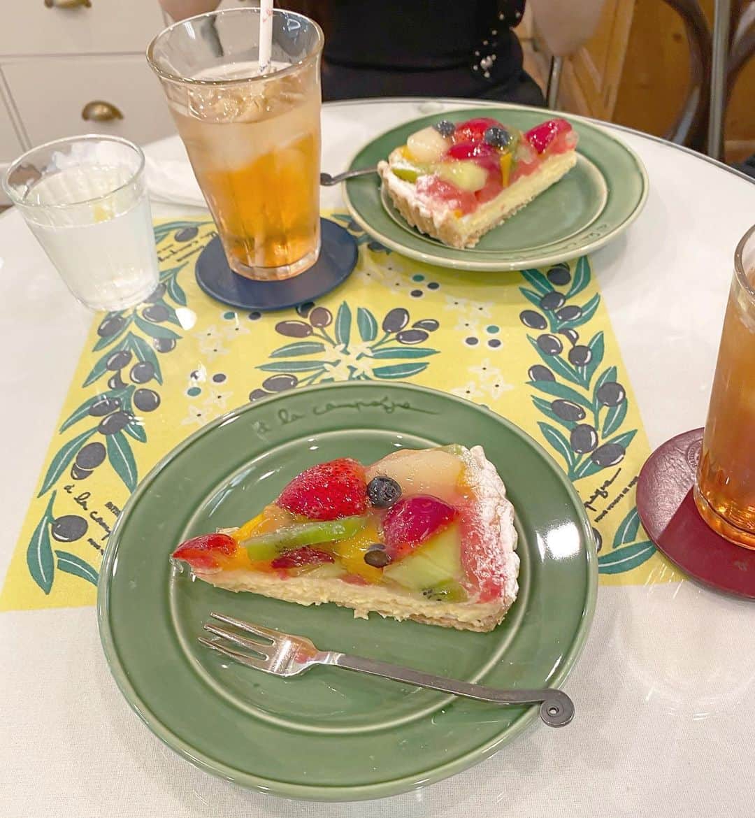 のインスタグラム：「・ ・ 🥧💭 ・ フルーツいっぱいのタルト☺️ ・ ・ #名古屋カフェ」