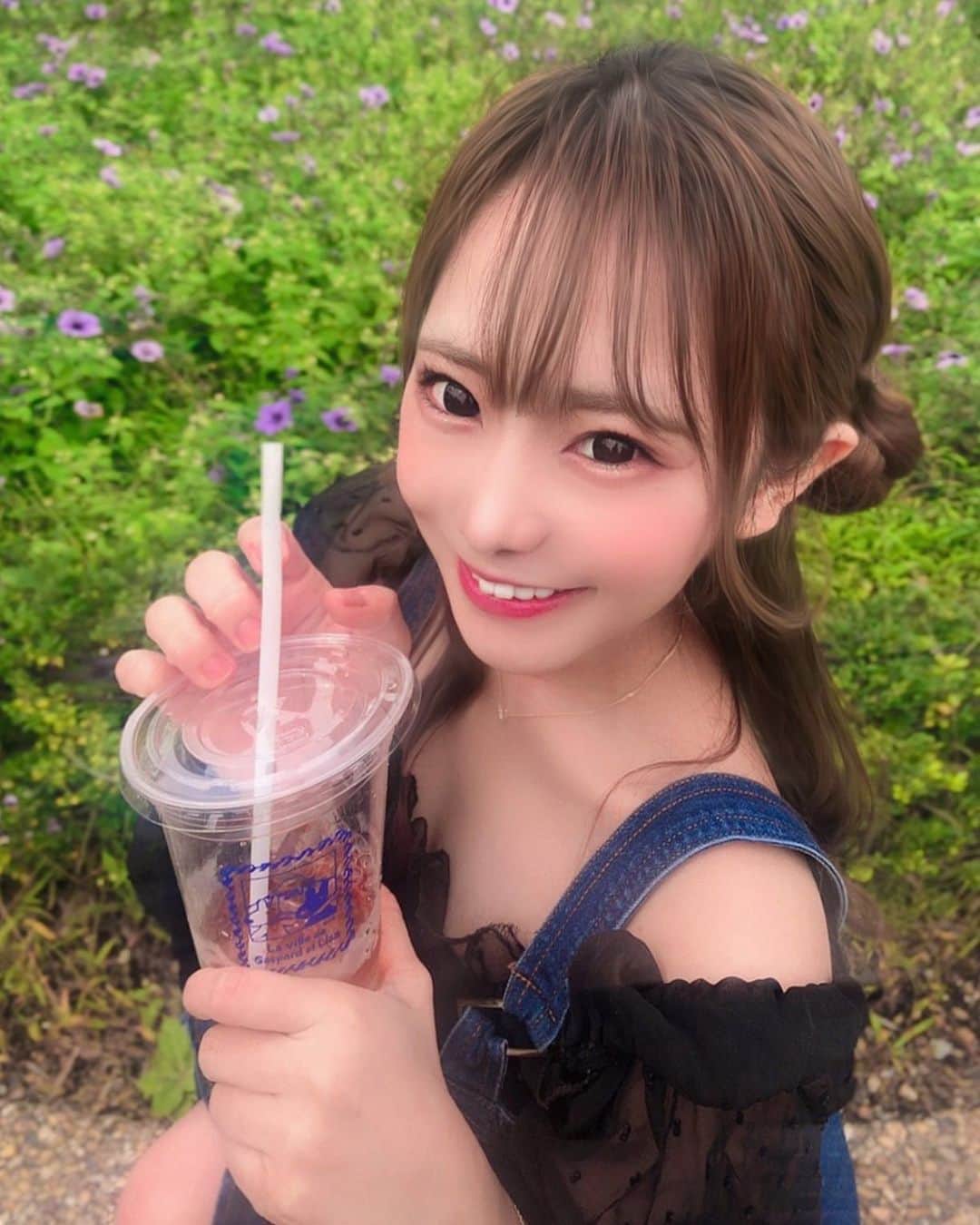 のインスタグラム：「おはようさたでい💓 . 今日は新宿ALTA Keystudioでライブだよーん 今日もがんばります！！！ . . . その前に携帯バキバキすぎてるから ショップ行ってくる😭 . . .  #過去フォト #fashion #ハーフアップ  #ゆる巻き #シースルーバング #selfie #me #idol #japan #girl #自撮り #メイク #猫目 #女子 #girly #smile #富士急ハイランド #お出かけ #instagood #likeforlikes #followme #フォロワー増やしたい #gm」