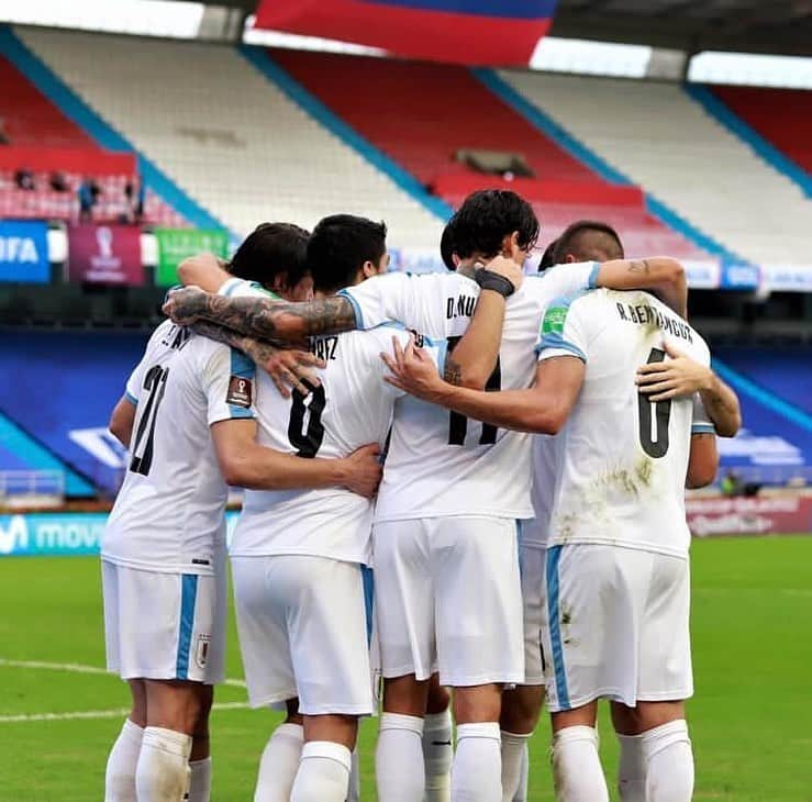 ロドリゴ・ベンタンクールさんのインスタグラム写真 - (ロドリゴ・ベンタンクールInstagram)「Gran partido de todo el equipo! Sumamos tres puntos importantes 💪🏼⚽️🇺🇾 #UruguayNoma #Eliminatorias #Qatar2022 @aufoficial」11月14日 8時16分 - rodrigo_bentancur