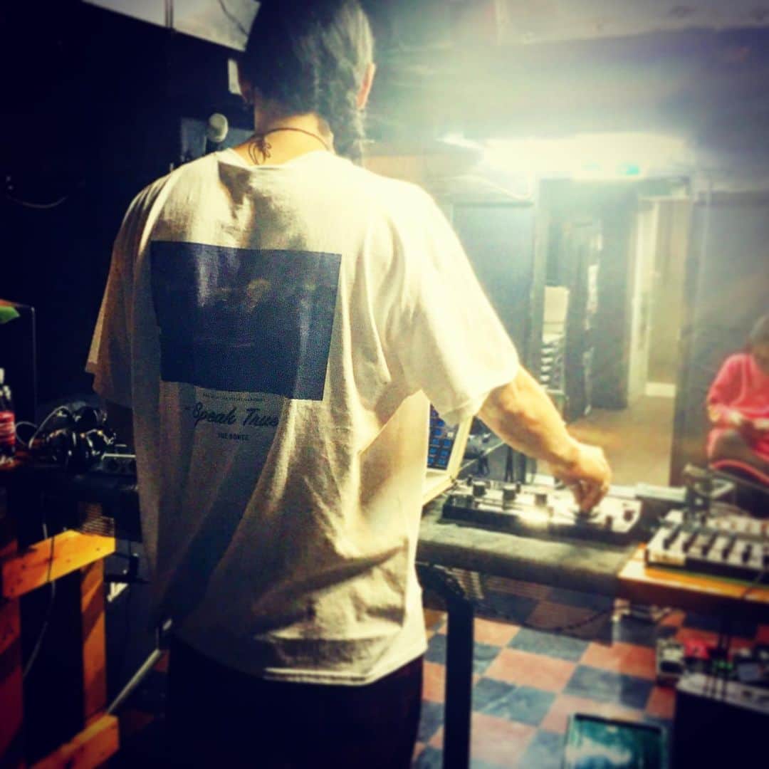 KAI_SHiNEのインスタグラム：「0️⃣7️⃣1️⃣3️⃣ is my number. 🤘🤘🔥🔥  #thebonez #Yamaarashi #shonan #bandlife #日本のバンT #jp」