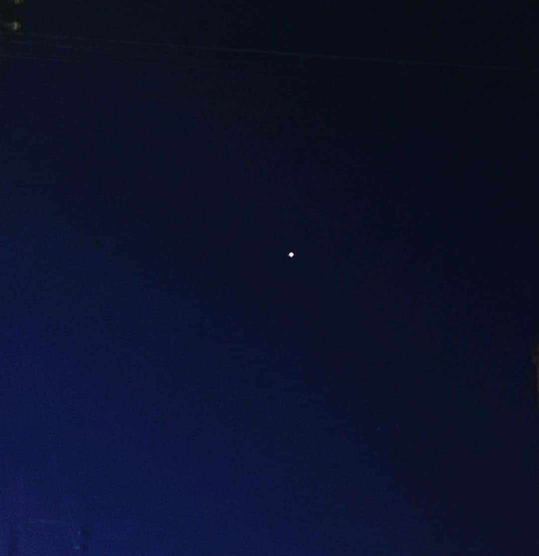 kiyoさんのインスタグラム写真 - (kiyoInstagram)「まだ薄明の前の金星。あらためて、輝きすぎてヒいた。美しいなぁ」11月14日 8時27分 - kiyo_keyboard
