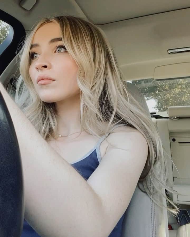 サブリナ・カーペンターのインスタグラム：「literally never thought this day would come  but Sabrina got her license (yep even on Friday the 13th) so all of u that want to make it to 2021, stay off the roads   ps thank u to anyone who’s ever given me a ride <3 i don’t need u anymore」