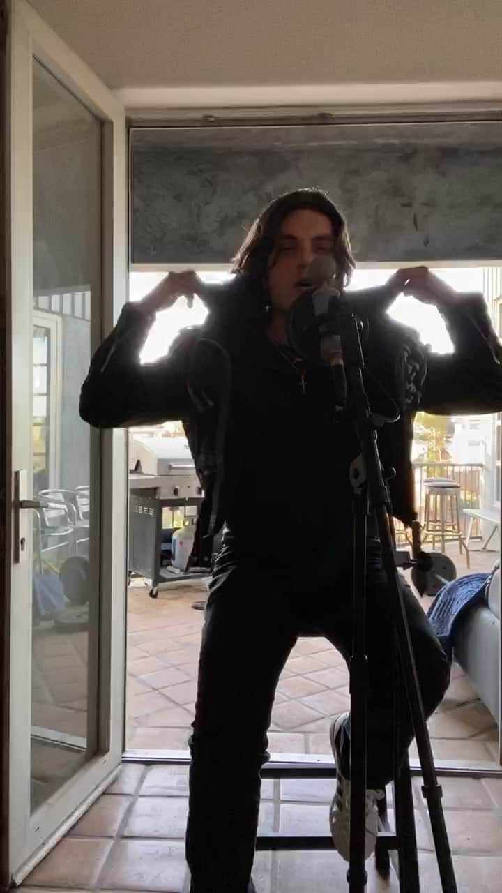 サミュエル・ラーセンのインスタグラム