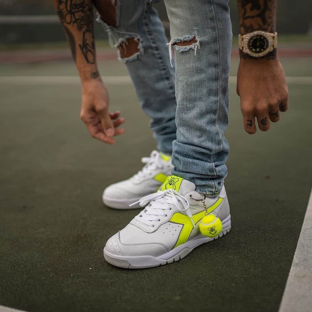 Foot Lockerさんのインスタグラム写真 - (Foot LockerInstagram)「Artist @kingsaladeen teams up with @diadoraofficial to celebrate the city of Philly with two iconic silhouettes: the Diadora Maverick & Diadlra N9002.  Grab both pairs exclusively at our Cedarbrook Community Store TOMORROW 11/14!」11月14日 10時34分 - footlocker