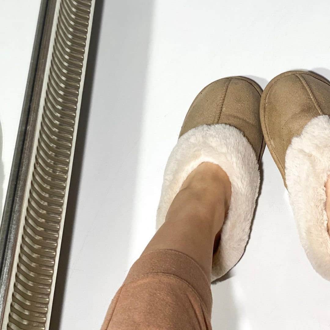 アクセサライズのインスタグラム：「These feet are very, very happy feet   📷: @laylalifestyle_  Tap the link in our bio to shop」