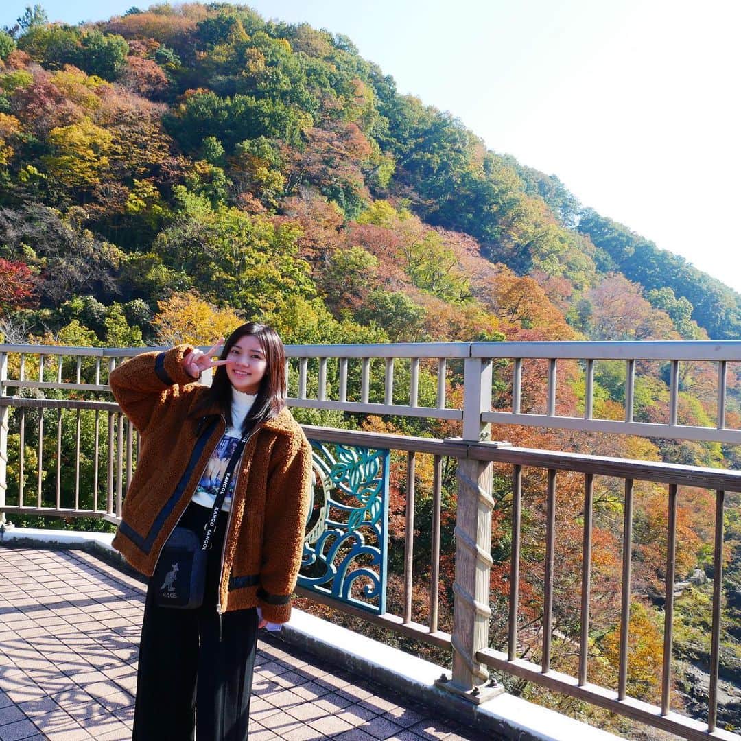浜浦彩乃のインスタグラム：「昨日の写真をたくさんあげていきまーす！  渡良瀬川🍁  秋を感じられました😌  #浜浦彩乃 #渡良瀬川 #紅葉」