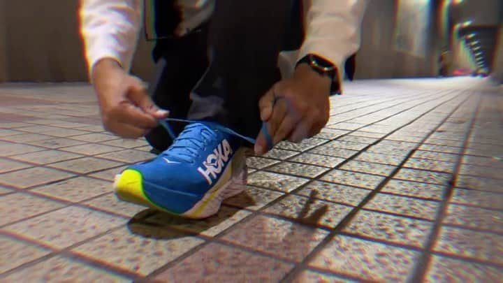 eyeronのインスタグラム：「勝手にCM動画 「ランニングシューズ」編  #勝手にCM動画 #hoka  #ホカ #hokaoneone  #ホカオネオネ  #ROCKETX  #ロケットエックス #timetofly #run  #running  #runner」