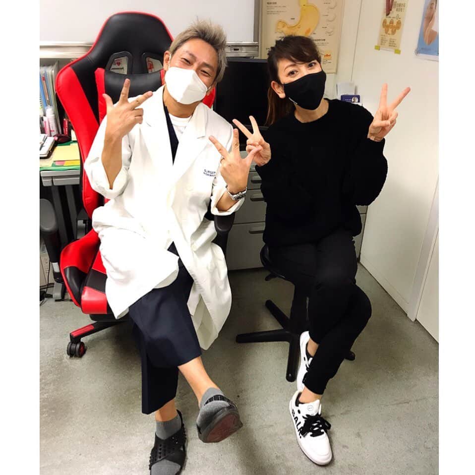 大原かおりさんのインスタグラム写真 - (大原かおりInstagram)「👯‍♀️💕 きのうは、八王子に帰って実家で用事を済ませてから♡♡♡ 坂本クリニックで月一のメンテナンスをしてもらってきたよっ🏥✨ 体調万全〜❣️❣️ ☺︎ 坂本クリニックは、相変わらずの人気っぷりで患者さんが多かったけど、先生が丁寧かつ早いのであまり待たないのが嬉しい😘💖 🏥医療法人社団 俊鈴会　坂本クリニック🏥 東京都八王子市日吉町4-20 電話0426-22-2601 http://www.sakamoto-clinic.net ☺︎  そしてメンテナンス終わりで西八王子駅からすぐ近くの場所にある焼肉屋さん『焼肉 一牛一会』でご飯会〜💁‍♀️🥩 ここの焼肉屋さん、むちゃくちゃ美味しかった😍✨ お近くの方、かなり美味しいのでぜひ行ってみてください😝👍 はぁ〜楽しかった❣️ 🥓黒毛和牛 焼肉 一牛一会 西八王子店🥓 東京都八王子市台町4-44-13 042-673-4429 ⑅◡̈⑅ #地元 #八王子 #坂本クリニック #日吉町 #内科 #外科 #胃腸科 #肛門科 #呼吸器科 #循環器科 #整形外科 #皮膚科 #泌尿器科 #アレルギー科 #リハビリテーション科 #美容外科 #人間ドック #美容 #美肌 #医学美容 #西八王子 #焼肉 #八王子グルメ #八王子焼肉 #黒毛和牛 #一牛一会 #肉テロ #美味しかった #😍 #🥩」11月14日 11時10分 - oharagaori_otty
