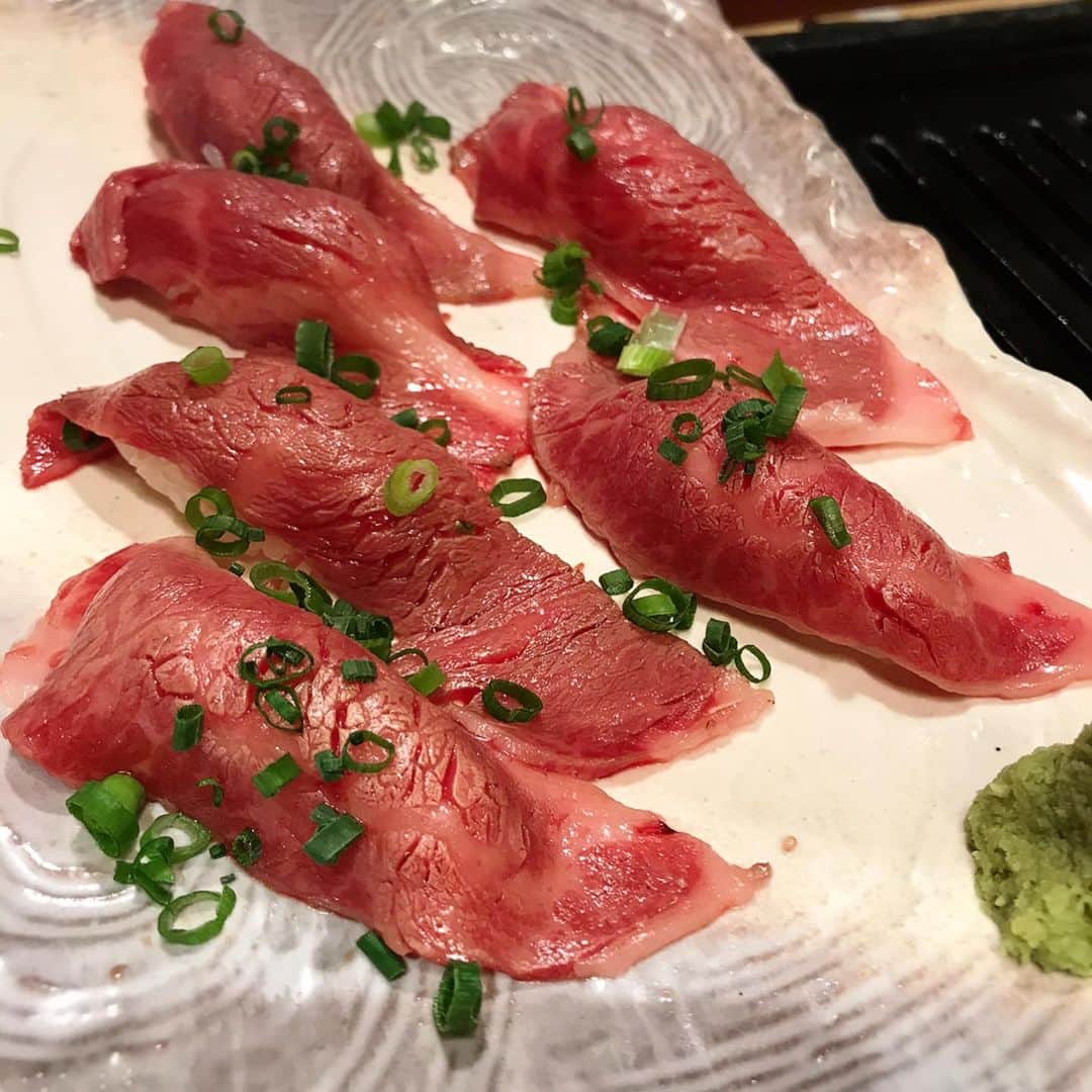 大原かおりさんのインスタグラム写真 - (大原かおりInstagram)「👯‍♀️💕 きのうは、八王子に帰って実家で用事を済ませてから♡♡♡ 坂本クリニックで月一のメンテナンスをしてもらってきたよっ🏥✨ 体調万全〜❣️❣️ ☺︎ 坂本クリニックは、相変わらずの人気っぷりで患者さんが多かったけど、先生が丁寧かつ早いのであまり待たないのが嬉しい😘💖 🏥医療法人社団 俊鈴会　坂本クリニック🏥 東京都八王子市日吉町4-20 電話0426-22-2601 http://www.sakamoto-clinic.net ☺︎  そしてメンテナンス終わりで西八王子駅からすぐ近くの場所にある焼肉屋さん『焼肉 一牛一会』でご飯会〜💁‍♀️🥩 ここの焼肉屋さん、むちゃくちゃ美味しかった😍✨ お近くの方、かなり美味しいのでぜひ行ってみてください😝👍 はぁ〜楽しかった❣️ 🥓黒毛和牛 焼肉 一牛一会 西八王子店🥓 東京都八王子市台町4-44-13 042-673-4429 ⑅◡̈⑅ #地元 #八王子 #坂本クリニック #日吉町 #内科 #外科 #胃腸科 #肛門科 #呼吸器科 #循環器科 #整形外科 #皮膚科 #泌尿器科 #アレルギー科 #リハビリテーション科 #美容外科 #人間ドック #美容 #美肌 #医学美容 #西八王子 #焼肉 #八王子グルメ #八王子焼肉 #黒毛和牛 #一牛一会 #肉テロ #美味しかった #😍 #🥩」11月14日 11時10分 - oharagaori_otty