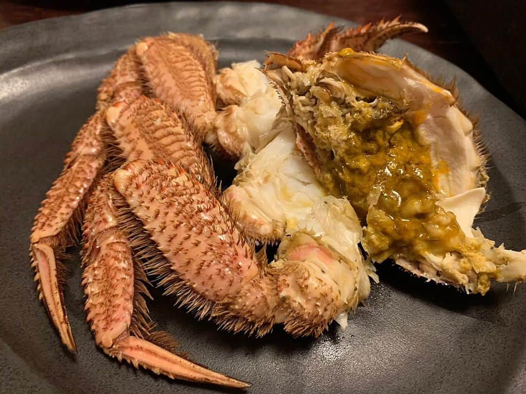 生田千秋さんのインスタグラム写真 - (生田千秋Instagram)「蟹だけでお腹いっぱいになった日🦀💓﻿ #氷雪の門﻿ ﻿ また結構前の写真笑　﻿ 店内の雰囲気もとっても良かったです✨﻿ ﻿ #まえちー #のみちー」11月14日 11時18分 - maechi_0815