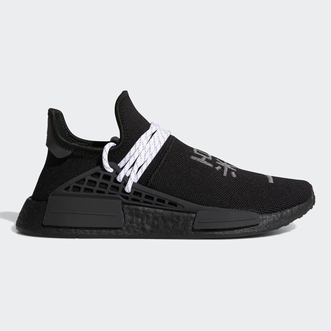 HYPEBEASTさんのインスタグラム写真 - (HYPEBEASTInstagram)「@hypebeastkicks: @pharrell and @adidasoriginals' NMD Hu has received a serious triple black makeover. The Primeknit upper comes “Human Race” embroidered in Chinese, as well as a lace cage system in black. This is accompanied by the complementing sole unit plugs, two pairs of 3M-speckled laces in white or black, and a leather heel tab that’s also served in black. It’s available exclusively via the @adidas app where participation is open until November 19.⁠⠀ Photo: adidas」11月14日 12時02分 - hypebeast