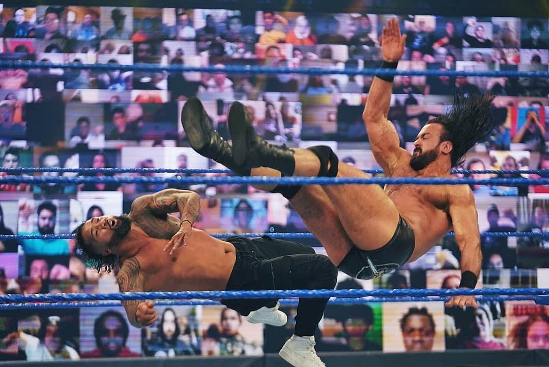 WWEさんのインスタグラム写真 - (WWEInstagram)「@dmcintyrewwe definitely made his statement clear to @romanreigns! #SmackDown」11月14日 12時05分 - wwe