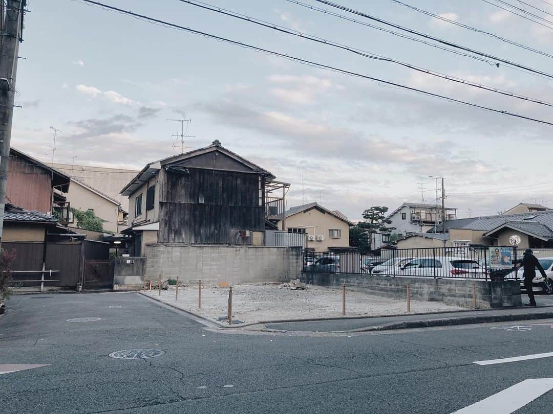 藤野可織のインスタグラム：「この空き地もいいな…。」