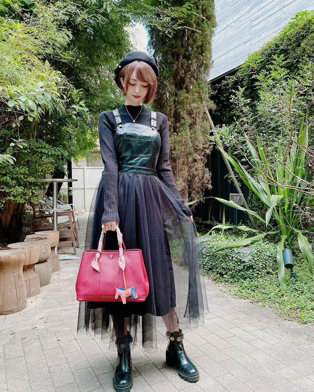 サキ吉さんのインスタグラム写真 - (サキ吉Instagram)「#ootd 💋 ． お気に入りのレザー×チュールの ドッキングジャンパースカート🥰 モノトーンコーデが好き💞 ． 👗…… @grl_official  👚…… @royalparty_official  👒＆👜…… @hermes  👡…… @gucci  ． #grl  #グレイル #今日のコーデ  #プチプラ  #プチプラコーデ #秋コーデ #hermes  #gucci  #gardenparty  ．」11月14日 12時27分 - sakikichi1201