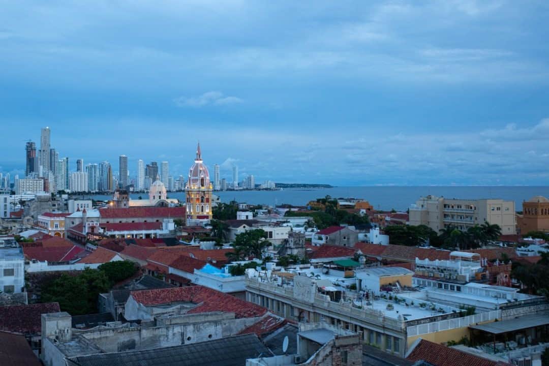 National Geographic Travelさんのインスタグラム写真 - (National Geographic TravelInstagram)「Photo by @juancristobalcobo / A view of the old city of Cartagena, Colombia, at dusk. #cartagena #colombia #juancristobalcobo」11月14日 12時34分 - natgeotravel