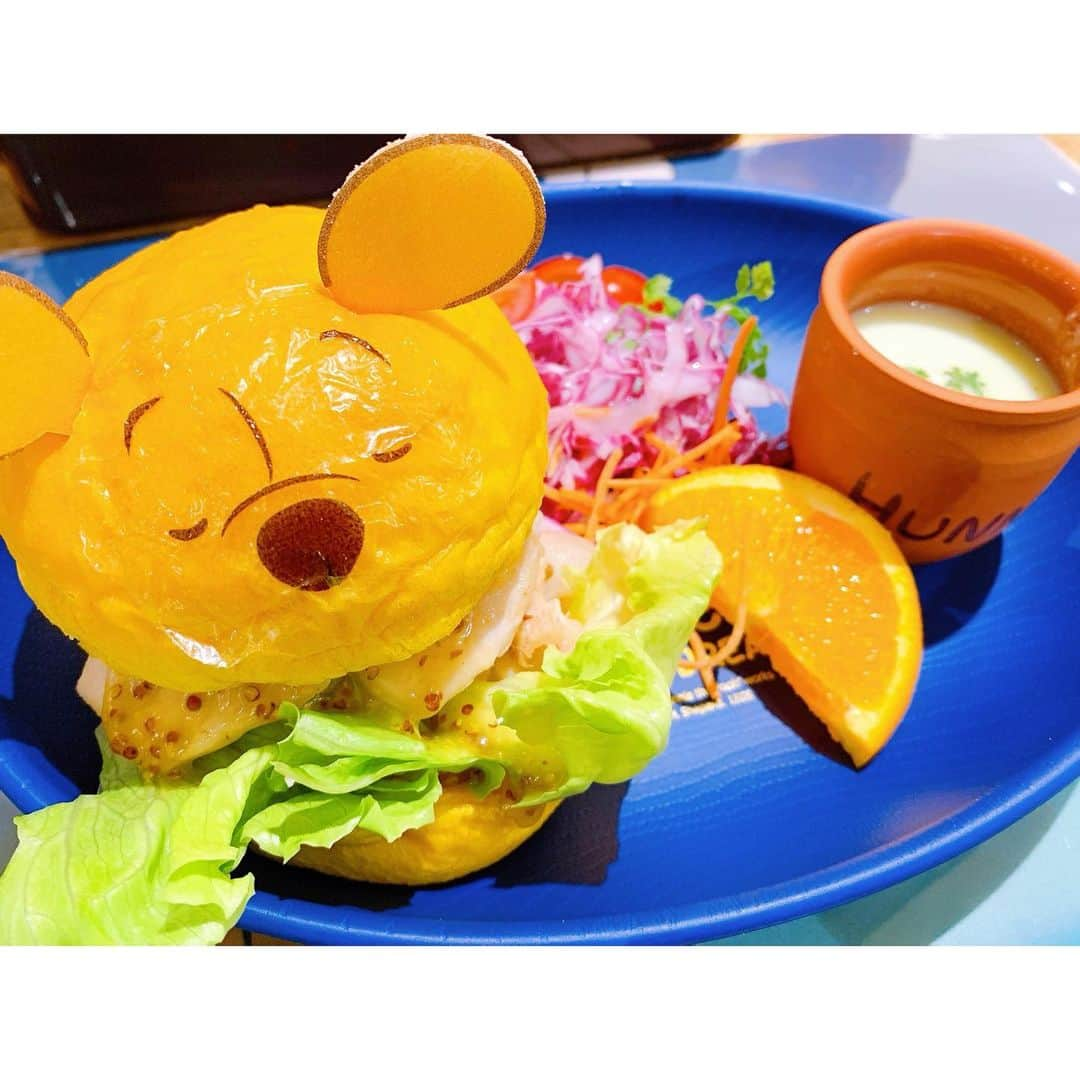 西脇彩華さんのインスタグラム写真 - (西脇彩華Instagram)「＊ 『Winnie The Pooh』 HUNNY'S CAFE in STRANGE DREAMS🍯🤍🤍 ・ いきたかったやつ💕😊🎀 うれぴぃ！ やばい、全部がかわいかった…😍🧸🤍 (おともだちありがとう🦄笑) ・ #プーさん #プーさんカフェ #ハニーカフェ #くまのプーさん #はちみつ #コラボカフェ #OHMYCAFE #新宿小田急百貨店 #winniethepooh #Disney #disneygram #disneyphoto #disneylove #cafe #japan #tokyo」11月14日 12時39分 - chapon_930