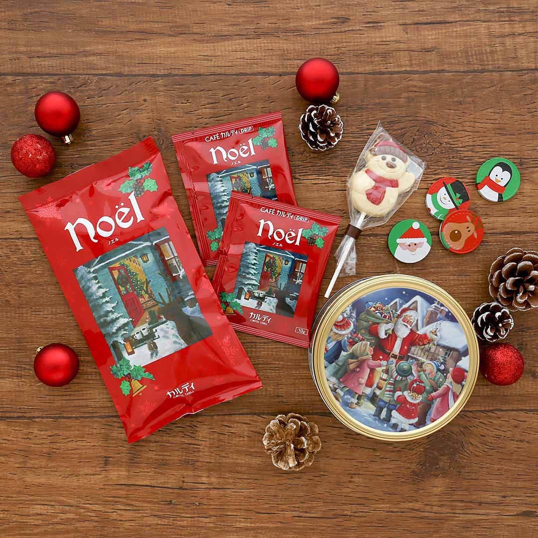 LOHACO（ロハコ）さんのインスタグラム写真 - (LOHACO（ロハコ）Instagram)「＼カルディコーヒーファームで楽しむクリスマス🎄／  おうちクリスマスを盛り上げてくれるカルディコーヒーファームのクリスマス限定アイテムをご紹介！  クリスマス限定コーヒー「ノエル」は、スイーツとの相性がよく、ミルクや砂糖と合わせれば、チョコやナッツのような甘い香りとビターな味わいが楽しめます♪  コーヒー豆、コーヒー粉、ドリップコーヒーの嬉しい3タイプ販売中です。  また、オーナメントとしてツリーやお部屋に飾れるチョコレートや、ギフトにぴったりなクッキーのアソート缶など、クリスマスだけのお菓子も勢ぞろい！  この時期だけの数量限定なので、ご購入はお早めに。  カルディコーヒーファームで素敵なクリスマスをお過ごしください♪  ＿＿＿＿＿＿＿＿＿＿＿＿＿＿  ▼Instagramで紹介した写真の詳細は プロフィール @lohaco.jp から♪  ▼商品のURLはこちら https://685.jp/38Ef5SJ ＿＿＿＿＿＿＿＿＿＿＿＿＿＿＿   #カルディコーヒーファーム #カルディ #kaldi #カルディー #クリスマス #クリスマス準備 #クリスマスパーティー #おうちクリスマス #カルディクリスマス #クリスマス限定 #季節限定 #ノエル #コーヒー豆 #ドリップコーヒー #ケーキに合う #クリスマスお菓子 #クリスマスのお菓子 #おうち時間 #おうちカフェ #コーヒータイム #クリスマスを楽しむ #季節を楽しむ #暮らしを楽しむ #暮らし #くらし #ロハコ #LOHACO #askul #アスクル」11月14日 12時41分 - lohaco.jp