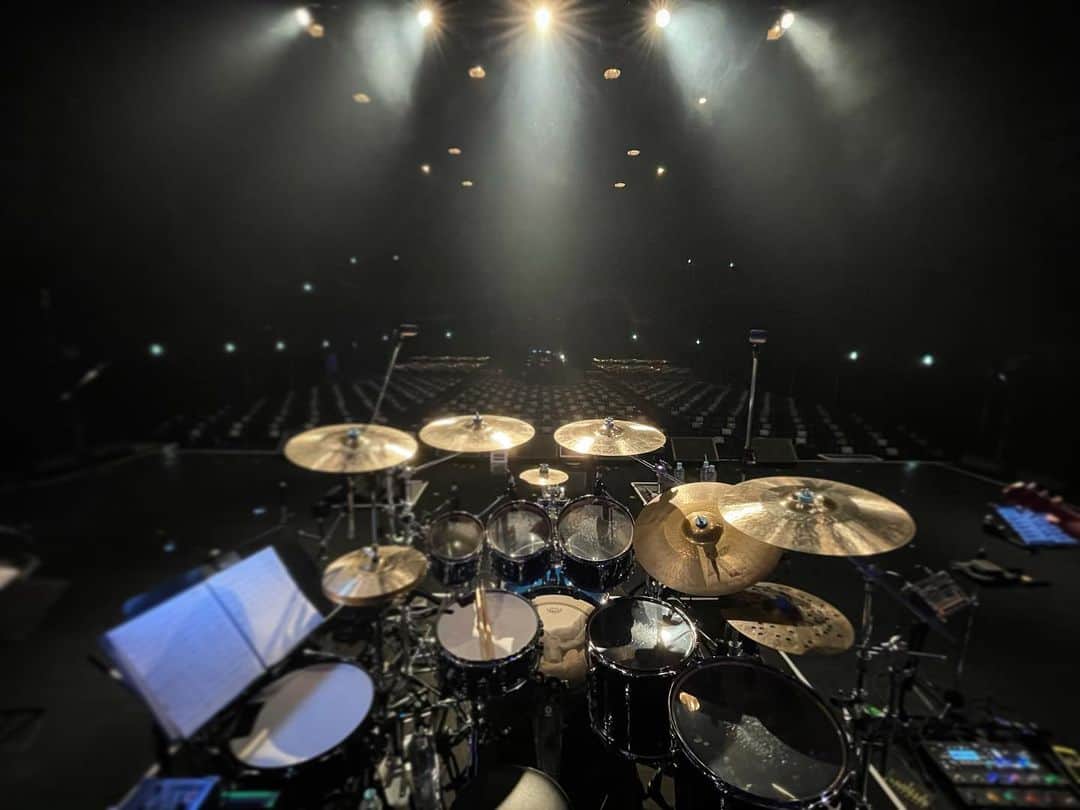 坂東慧のインスタグラム：「今日はGRACIAS創立25周年記念ライブ “ありがとうが社名です” です！ ライブ配信もございます！  https://sp.gospellers.tv/scontent/?artist_code=1&id=3099&category=LIVE&sub=」