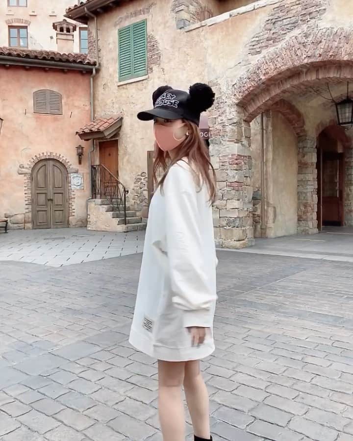 倉園由菜のインスタグラム：「.﻿ ﻿ ディズニー行きたいなぁ。﻿ ﻿ #sea #ミッキーキャップ」