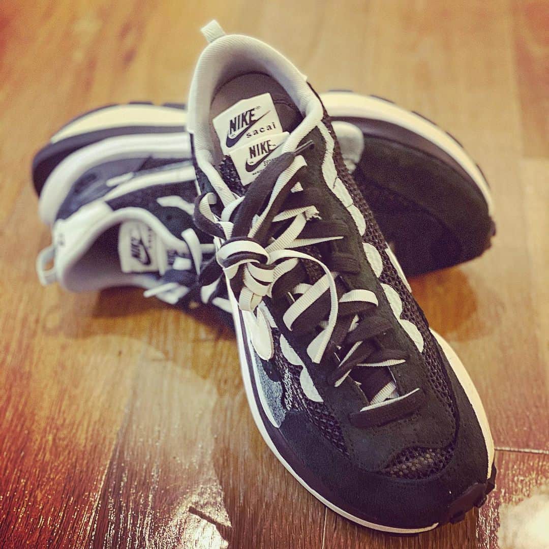 呉建豪のインスタグラム：「Thank you @sacaiofficial @nike @socialcapital 🖤🤍🖤🤍」