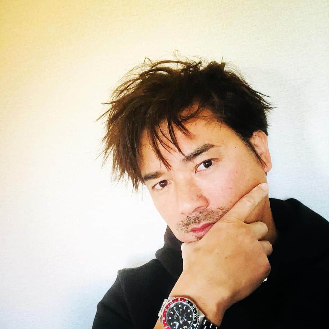 中村譲さんのインスタグラム写真 - (中村譲Instagram)「Apple Watchに慣れすぎて放置プレーしてた時計。20年来のパートナーごめんね🙏 #ロレックス  #パートナー  #時計  #rolex #watch #mypartner」11月14日 13時44分 - joechan1515