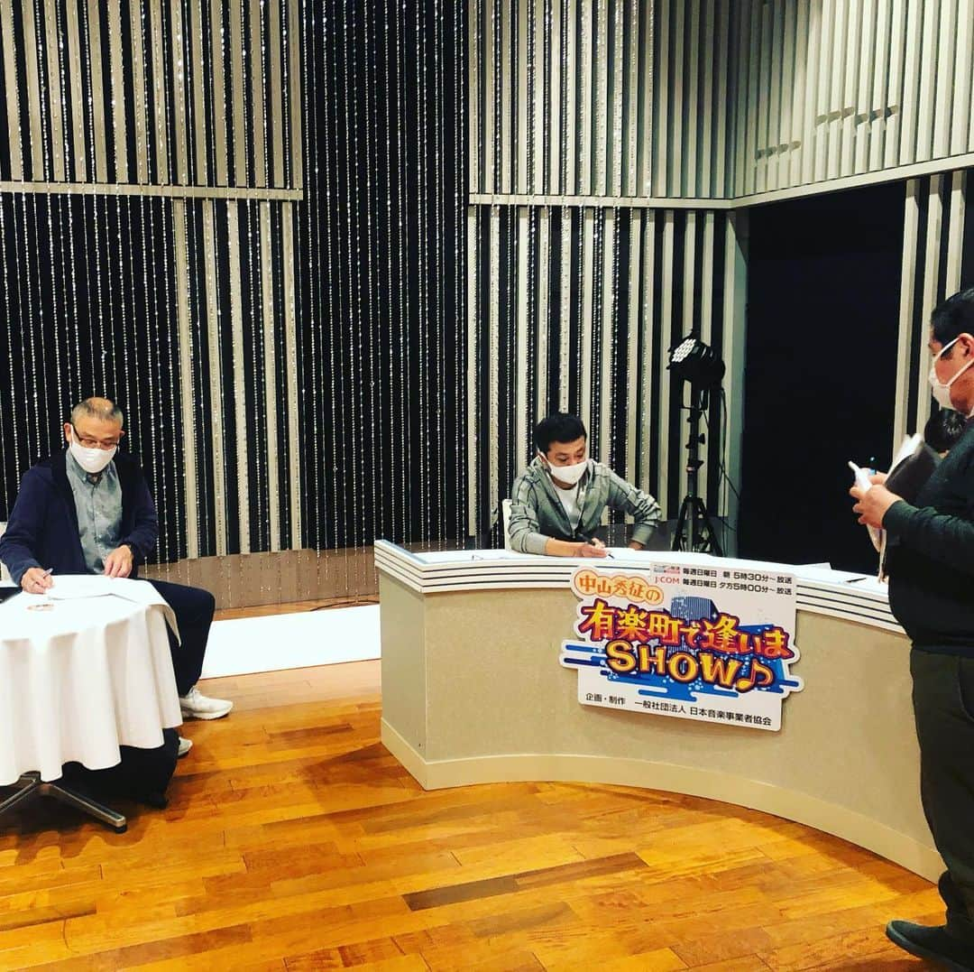 中山秀征さんのインスタグラム写真 - (中山秀征Instagram)「明日は「中山秀征の有楽町で逢いまSHOW♪」放送です！ 当番組では毎回出演者のサインをプレゼントしております🎁 ニッポン放送・11月15日（日）のゲストは「三船和子さん・島津悦子さん・はやぶささん」です。 J:COMテレビでは11月29日（日）からオンエアです。 是非ご覧ください！  #有楽町で逢いまshow」11月14日 14時10分 - hidechan0731