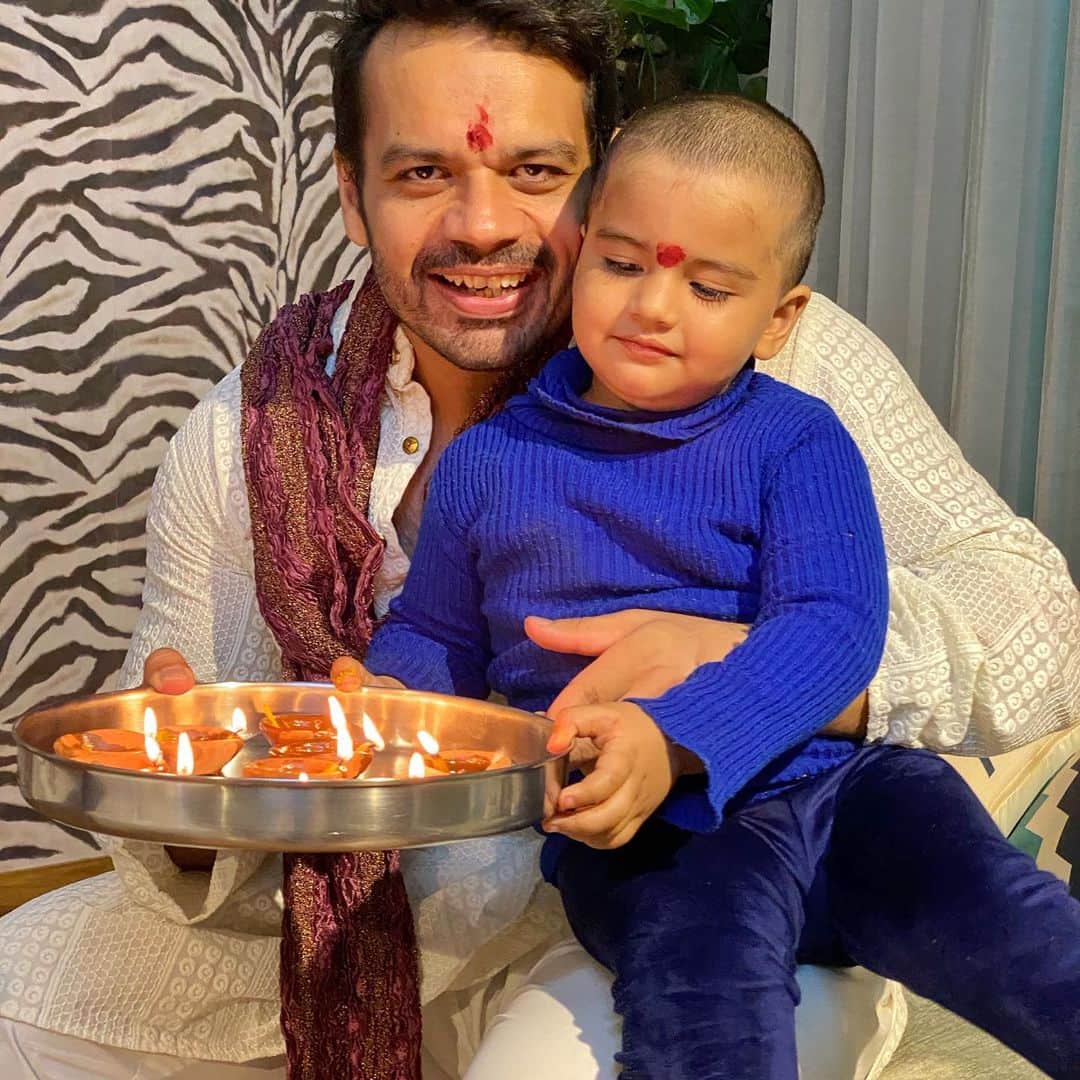 Gaurav Tanejaのインスタグラム：「Diwali ki Badhayiya sab ko. May this festival bring lots of smiles in everyone’s life. #HappyDiwali #diwali  #flyingbeast」