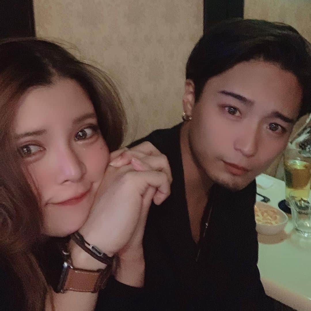 坂口杏里のインスタグラム：「09054307175 ↑何かあればこちらまで！ Bar Cachette (カシェット) 東京都新宿区歌舞伎町2-11-7 メトロビル4階 営業時間 1:00～7:00  お待ちしてますん💕 男性１時間3000円 女性１時間1500円 （飲み放題）  ダーリン♡大好き🥰早く会いたいー  お店もお待ちしてます✨」
