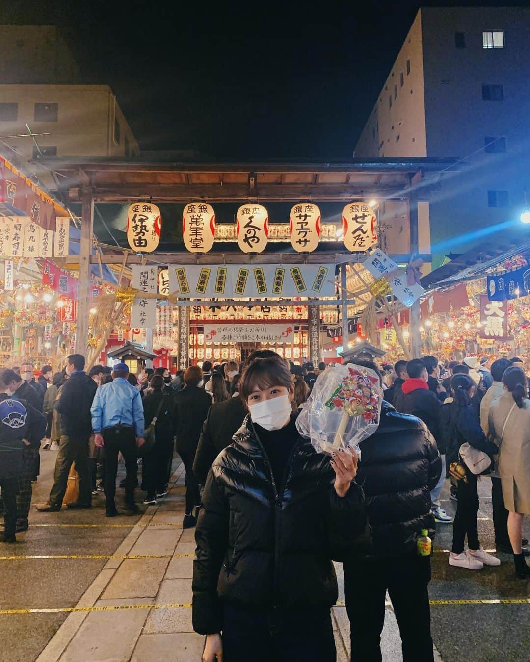 わちみなみのインスタグラム：「酉の市に初めて行って、﻿ はじめての熊手🌟﻿ ﻿ めちゃかわいいんだ☺️﻿ お仕事頑張ろう🙌！﻿ ﻿ こんや25時30分〜﻿ MBSラジオ　オレたちゴチャまぜ！〜あつまれヤンヤン〜﻿ 聴いてねっ☺️🕊﻿ ﻿ #酉の市　#舟入﻿ #わちみなみ」