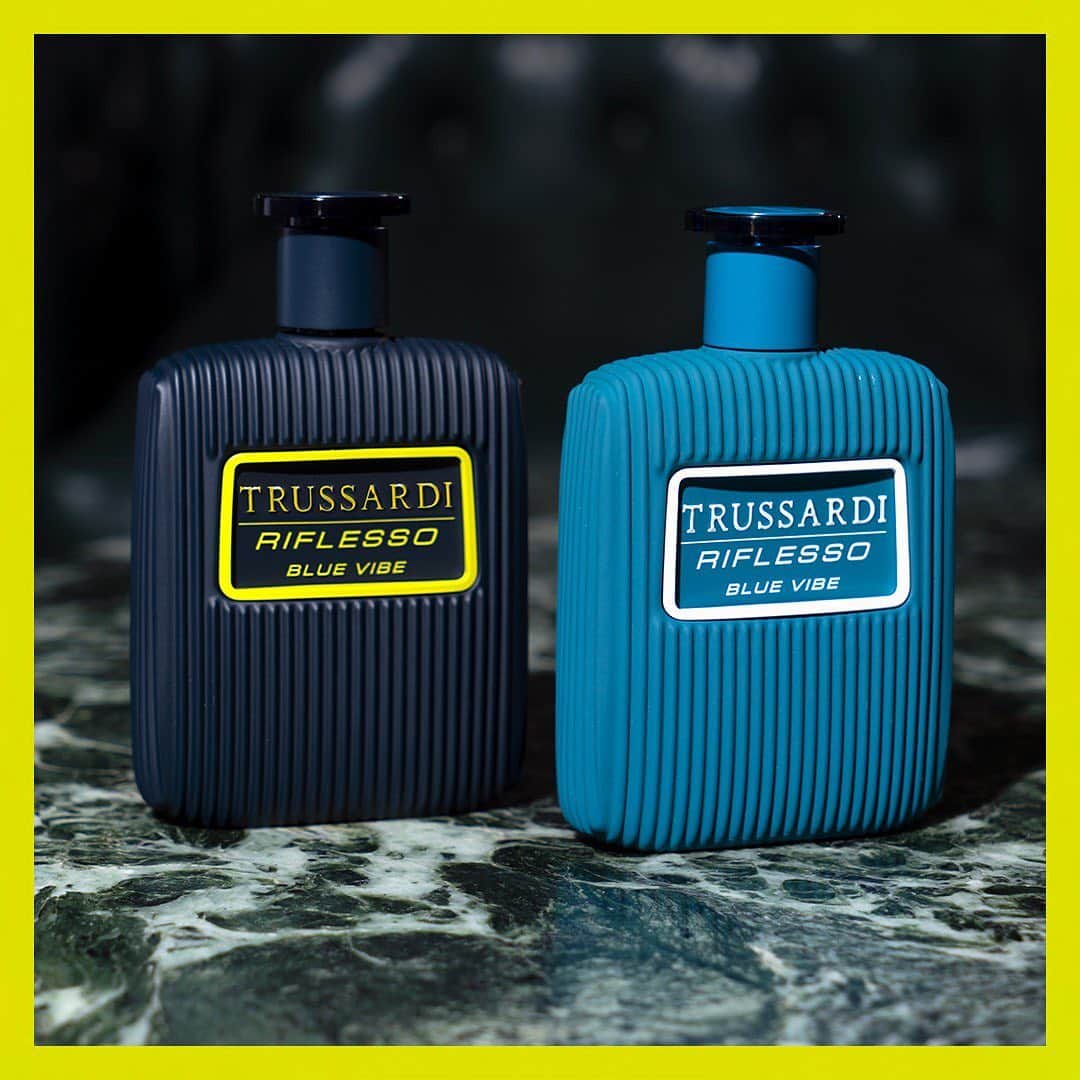トラサルディさんのインスタグラム写真 - (トラサルディInstagram)「Feeling blue? Cheer up with this refreshing duo!   #fragrance #trussardi #limitededition #perfume #bluevibe #men」11月15日 0時53分 - trussardi