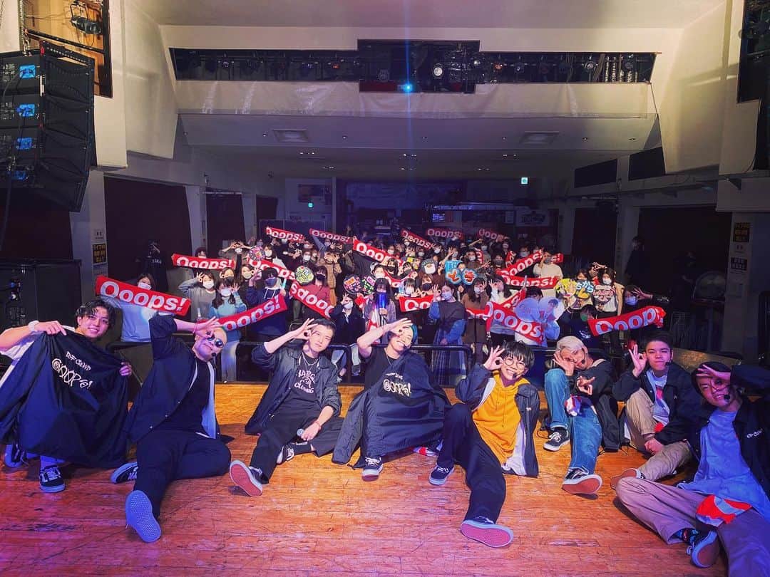 渡口和志のインスタグラム：「最高のLiveでした😭 皆さんのうちわのクオリティ〜が高すぎて踊りながら感動してました🥺」