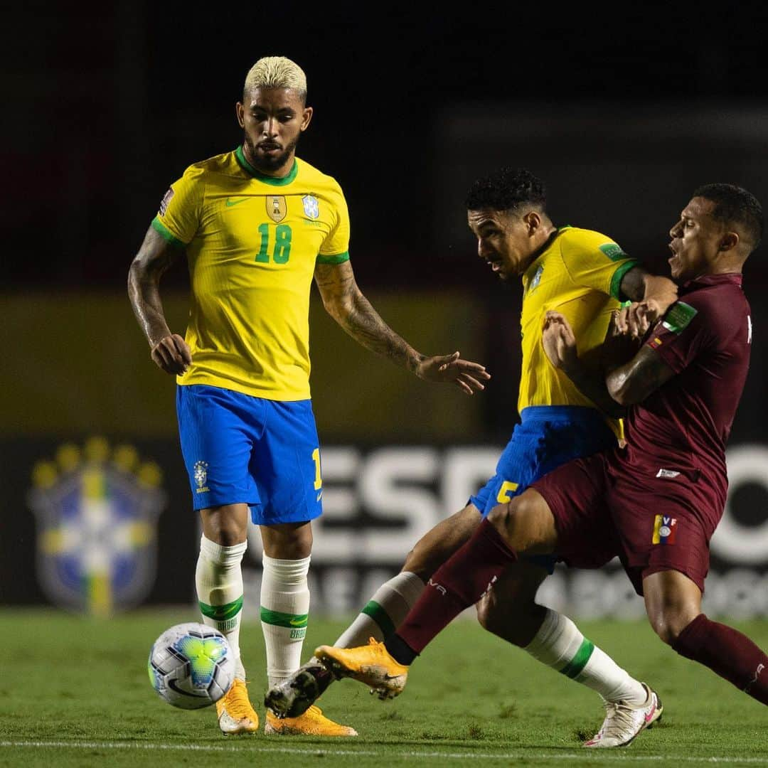 アラン・マルケス・ロウレイロのインスタグラム：「Vamos 🇧🇷🙌🏽」