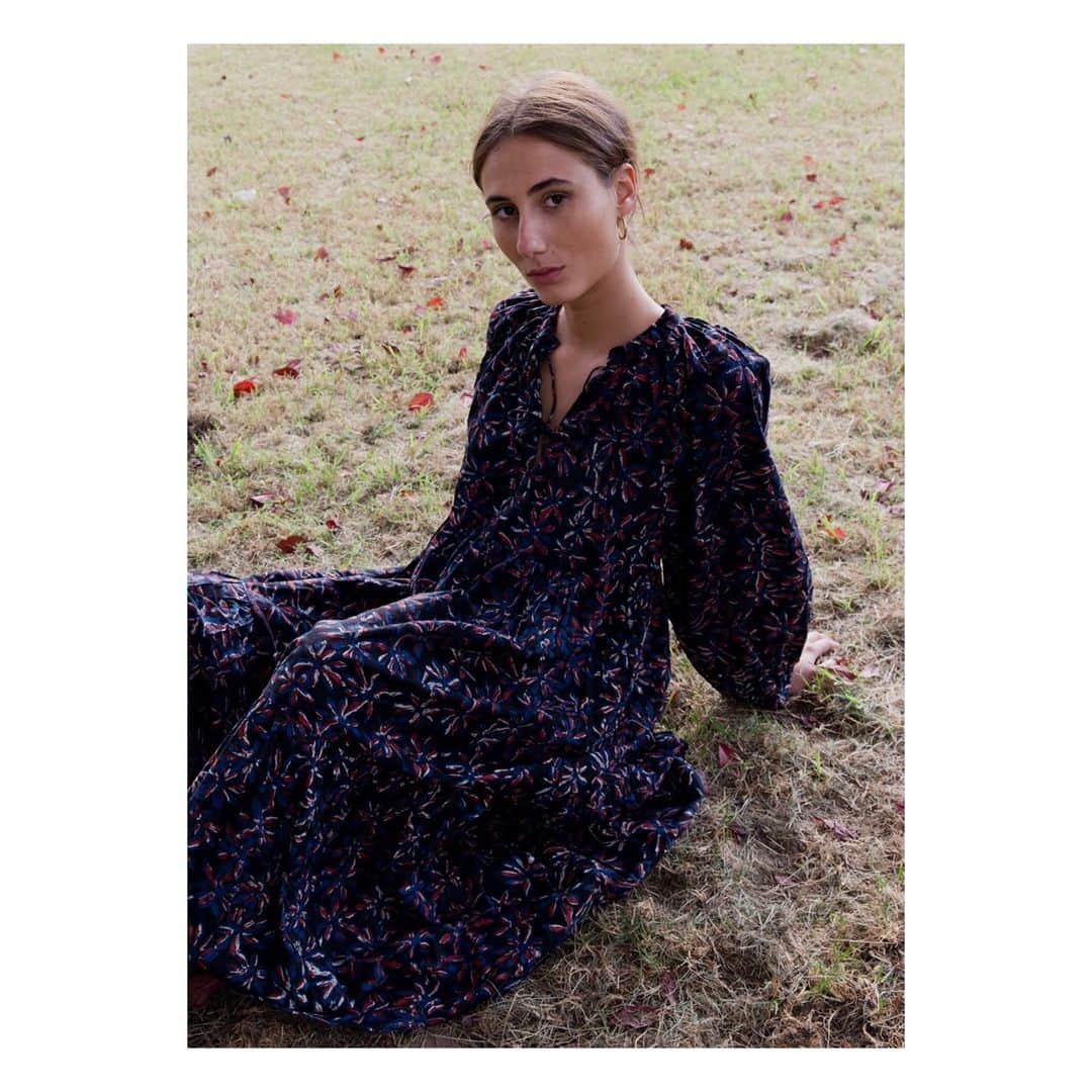 マッタのインスタグラム：「You'll find us amongst the leaves 🍂⁠ ...seen here our Jaya Margherita Dress.⁠ ~ link in bio for more~」