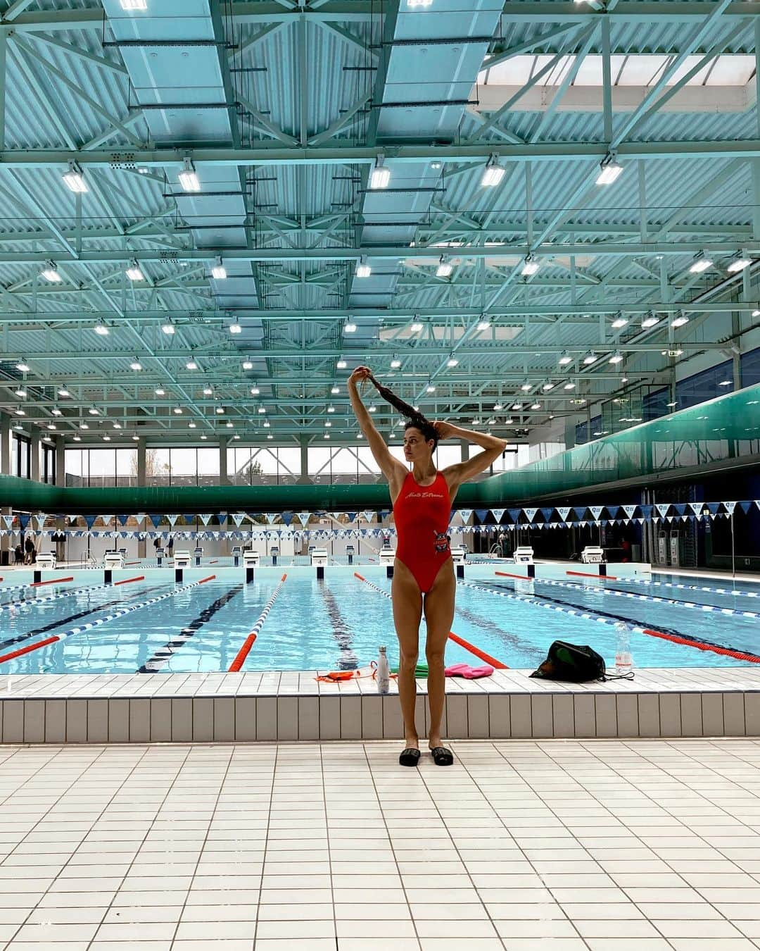 ズザンナ・ヤカボスさんのインスタグラム写真 - (ズザンナ・ヤカボスInstagram)「🙆🏻‍♀️ semifinal day1 @energystandard ⚡️ @iswimleague @iswimleague_news  Today i had 200back and then 400free where i swam a new pb #soimhappynow 🤗 #yay  . . . . .  #isl2020 #iswimleague #aquapower #isl #iswimleagues02 #internationalswimmingleague #energystandard #swim #swimming #swimmer #sport #fit #swimmerslife  #getfitstayfit  #swimwear #swimsuit #getitdone」11月15日 1時00分 - zsuzsubell