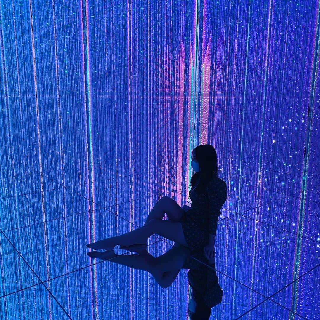 hina2221のインスタグラム：「@teamlab.planets 💕 ばえばえでした😋 . . .  #チームラボプラネッツ #チームラボ豊洲 #pr #トリドリベース」