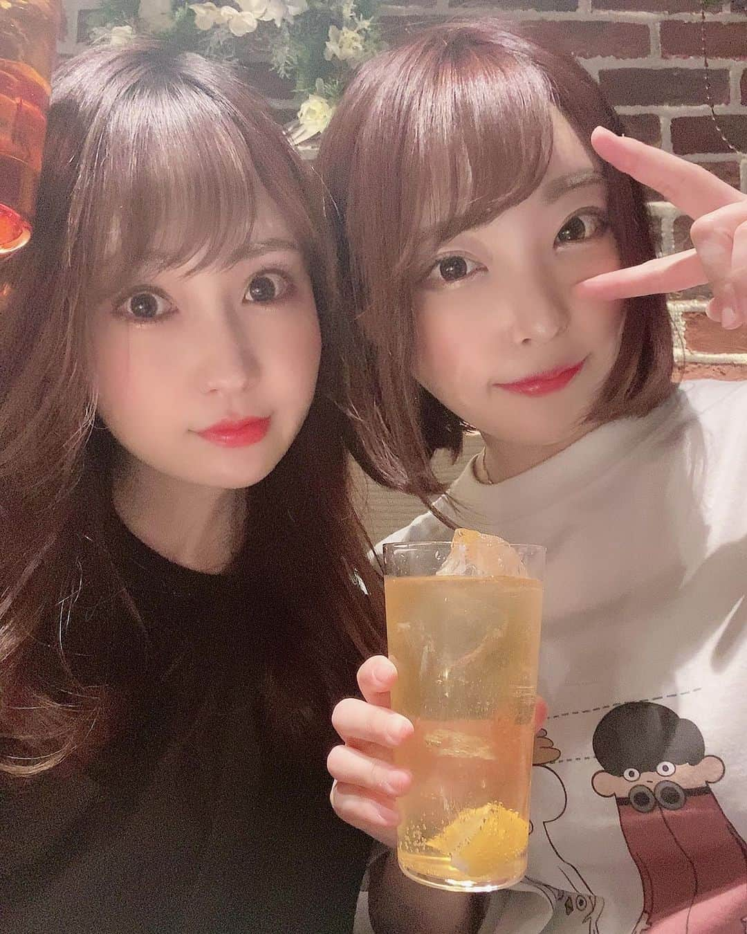 まいてぃ（粕谷まい）さんのインスタグラム写真 - (まいてぃ（粕谷まい）Instagram)「親友ちゃんと最強焼肉してきました♡♡ ・ 麻布十番にあるBULLSさんって所です！ ・ 厳選された黒毛和牛をたんまり食べてずっと幸せでした🤤🤤 ・ ・ 1枚目の金ピカの牛達と共に出てきたお肉が見栄えも凄かったけどお肉も本当に柔らかくてジューシーで、思い出しただけでヨダレが……🤤 ・ ・ ・ 親友とずっと笑顔でごはんして幸せ空間でした！ ・ ・ ・ ・ ・ ・ ・ ・ #麻布十番 #bulls #焼肉 #黒毛和牛 #麻布十番焼肉 #麻布十番BULLS #和牛肉寿司 #トリュフ雲丹和牛 #赤身肉 #しあわせ」11月14日 16時21分 - maity_0917