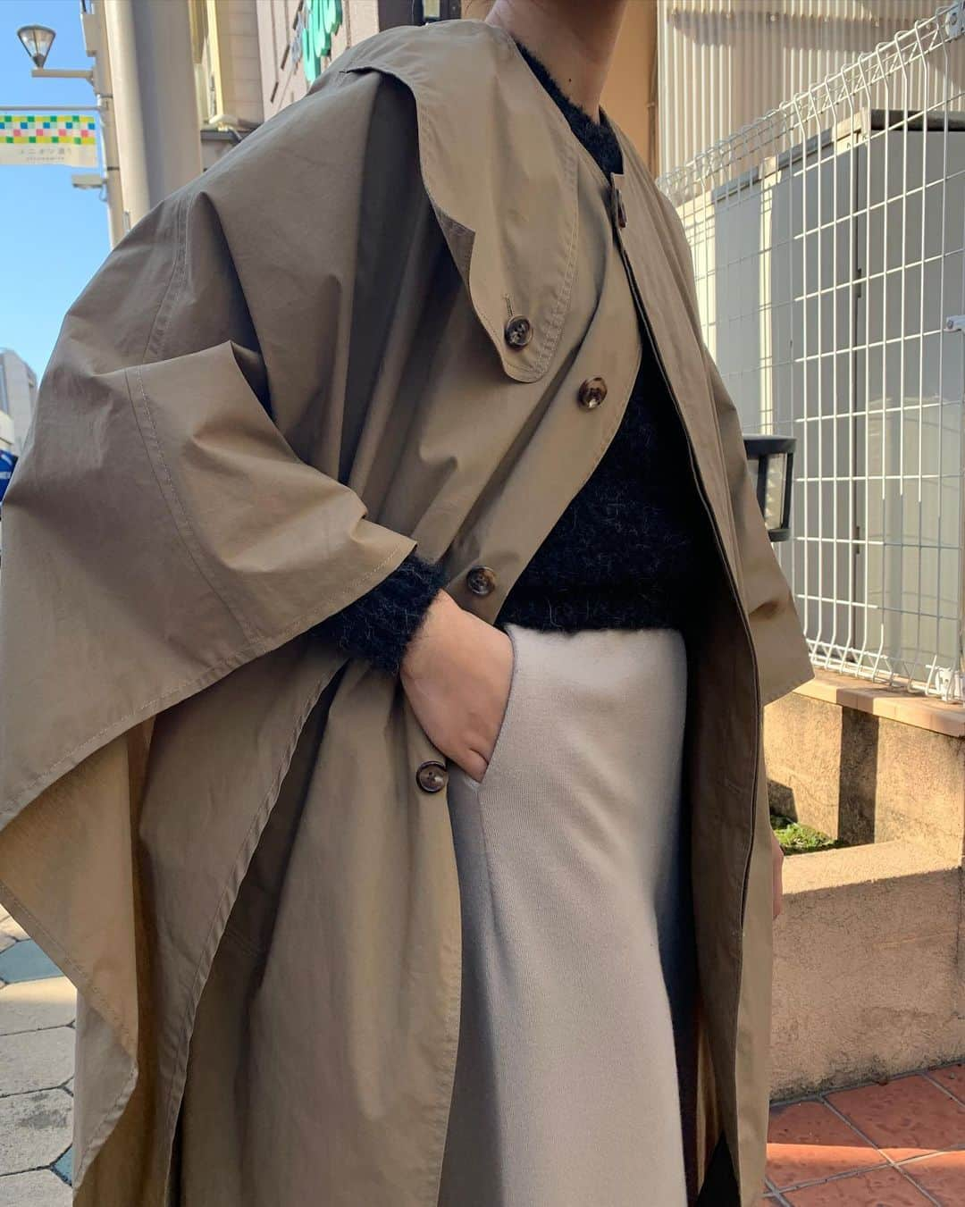 【ANN DE ARKさんのインスタグラム写真 - (【ANN DE ARKInstagram)「PICKUP ITEM﻿ ﻿ 《 INSCRIRE 》﻿ cloak trench coat﻿ ￥141,900（税込）﻿ ﻿ 《 AURALEE 》﻿ ALPACA WOOL SUPER LIGHT KNIT P/O﻿ ￥33,000（税込）﻿ ﻿ 《 TAN 》﻿ SMOOTH JODHPURS PANTS﻿ ￥45,100（税込）﻿ ﻿ 《 PELLICO SUNNY 》﻿ SLIP ON(PYTHON)﻿ ￥38,500（税込）﻿ ﻿ ﻿ スタッフ身長158cm﻿ ﻿ ﻿ オフィシャルサイトの在庫と店頭在庫は共有しております。﻿ 商品に関しましては、お気軽にコメントや店舗までお問い合わせください。﻿ ⬇︎⬇︎⬇︎﻿ @ann_de_ark  @arknets_official﻿ #fashion #栃木 #宇都宮 #ショップ  #arknets #anndeark #annstyling #anncode  #MADISONBLUE #PHOTOCOPIEU ##auralee #pellico #auralee #tanjpn」11月14日 16時48分 - ann_de_ark