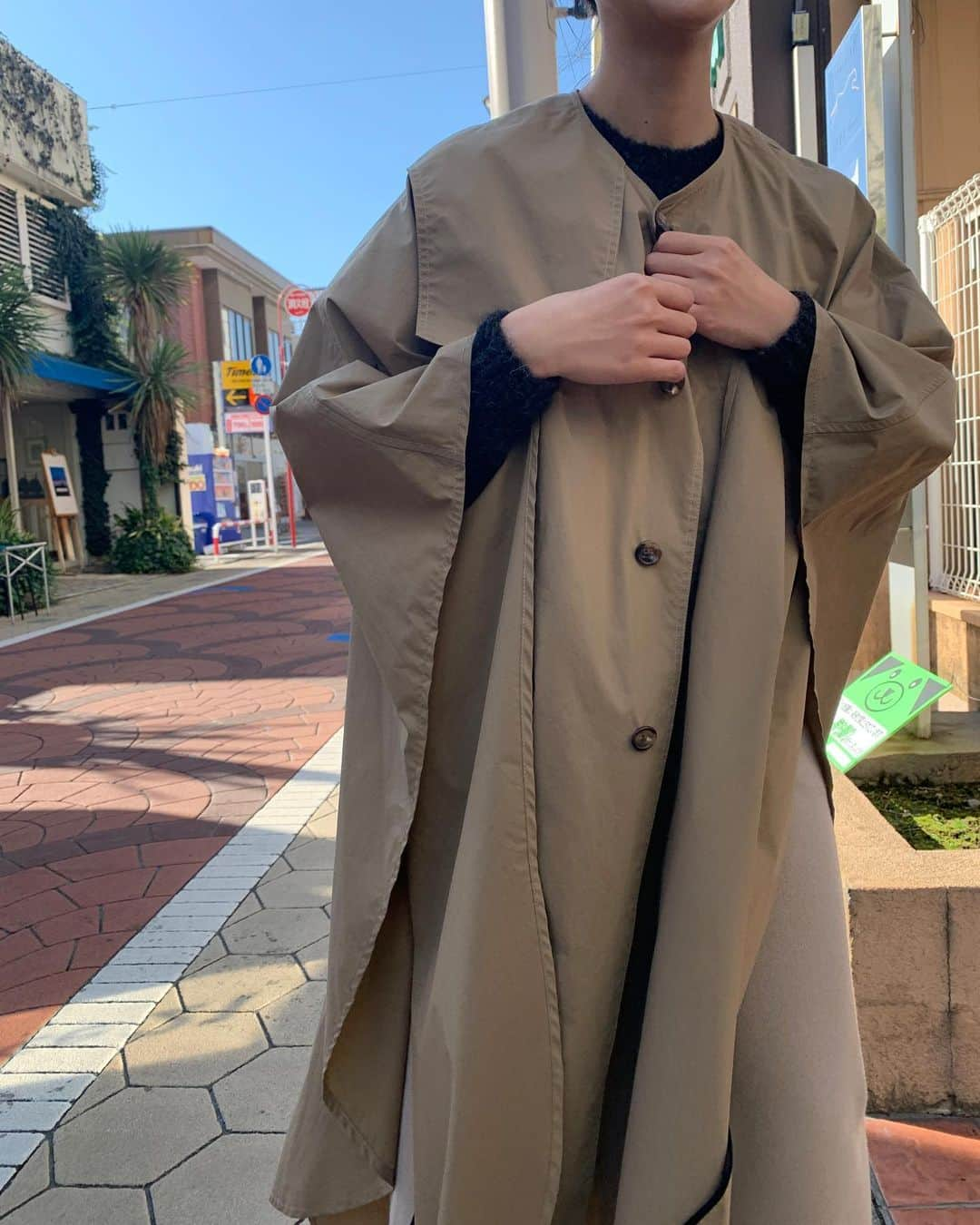 【ANN DE ARKさんのインスタグラム写真 - (【ANN DE ARKInstagram)「PICKUP ITEM﻿ ﻿ 《 INSCRIRE 》﻿ cloak trench coat﻿ ￥141,900（税込）﻿ ﻿ 《 AURALEE 》﻿ ALPACA WOOL SUPER LIGHT KNIT P/O﻿ ￥33,000（税込）﻿ ﻿ 《 TAN 》﻿ SMOOTH JODHPURS PANTS﻿ ￥45,100（税込）﻿ ﻿ 《 PELLICO SUNNY 》﻿ SLIP ON(PYTHON)﻿ ￥38,500（税込）﻿ ﻿ ﻿ スタッフ身長158cm﻿ ﻿ ﻿ オフィシャルサイトの在庫と店頭在庫は共有しております。﻿ 商品に関しましては、お気軽にコメントや店舗までお問い合わせください。﻿ ⬇︎⬇︎⬇︎﻿ @ann_de_ark  @arknets_official﻿ #fashion #栃木 #宇都宮 #ショップ  #arknets #anndeark #annstyling #anncode  #MADISONBLUE #PHOTOCOPIEU ##auralee #pellico #auralee #tanjpn」11月14日 16時48分 - ann_de_ark