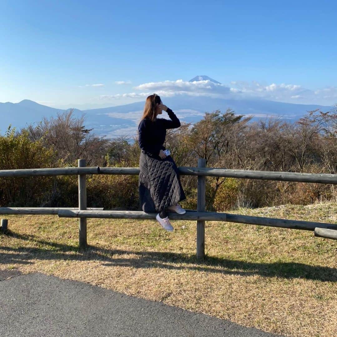 山下莉奈さんのインスタグラム写真 - (山下莉奈Instagram)「深呼吸✨🗻🍁  #富士山　#mtfuji #静岡 #shizuoka」11月14日 16時50分 - rinayamashita