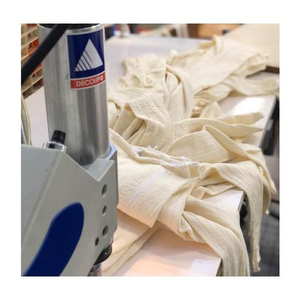 コレジアンさんのインスタグラム写真 - (コレジアンInstagram)「Made with love and care ❤️ . Did you know that we have been crafting our socks and tights for 5 generations at our family factory, where Collégien was founded in 1947 and is still located today?! 💫 . Our tights are the result of a complex process and careful techniques. Our latest collection of pointelle tights is called Angélique and is made from the softest extra-fine merino wool. Our merino is super soft and never itchy. It has excellent elasticity so it will maintain its shape. . Knitting, stitching, waistband placement, dyeing, inspections and quality control, there are at least 6 stages to obtain Collégien tights. 👌 . Our tights are made to last for many years… It’s a long-term investment! So what are you waiting for? Pick out your favourite ones and feel their incredible softness. Don’t miss out on Angélique tights, our new merino wool tights! ✨ . Une fabrication minutieuse ! ❤️ . Saviez-vous que nous fabriquons intégralement nos produits dans notre usine familiale depuis plusieurs générations.  Le collant résulte d’un assemblage minutieux. Les derniers arrivés, les collants Angélique en maille ajourée passent entre des mains expertes pour vous garantir des collants d’une extrême qualité ! 💫 . Du tricotage, à l’assemblage, fait avec une grande habileté, en passant par le montage de la ceinture, la teinture et un double contrôle qualité, on ne compte pas moins de 6 étapes pour fabriquer un collant. 👌 . Un collant Collégien est fabriqué pour durer de longues années … Un investissement sur le long terme ! Alors qu’attendez-vous pour shopper ces petites merveilles, des bijoux d’une douceur incomparable.  Ne ratez pas les collants Angélique, la nouveauté en laine Mérinos. ✨ . #collegien #collegiensocks #collegien_officiel #海外ベビー服 #ロンパース #女の子ベビー #女の子 #赤ちゃん #赤ちゃんのいる生活 #ベビモ #madeinfrance #extrasoft #靴下#носки #sokker #instamum #ベビー用品 #гольфы #Носочки #колготки  #familybusiness #fifthgeneration #history #tights #pointelle」11月14日 17時00分 - collegien_officiel