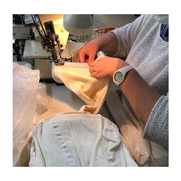 コレジアンさんのインスタグラム写真 - (コレジアンInstagram)「Made with love and care ❤️ . Did you know that we have been crafting our socks and tights for 5 generations at our family factory, where Collégien was founded in 1947 and is still located today?! 💫 . Our tights are the result of a complex process and careful techniques. Our latest collection of pointelle tights is called Angélique and is made from the softest extra-fine merino wool. Our merino is super soft and never itchy. It has excellent elasticity so it will maintain its shape. . Knitting, stitching, waistband placement, dyeing, inspections and quality control, there are at least 6 stages to obtain Collégien tights. 👌 . Our tights are made to last for many years… It’s a long-term investment! So what are you waiting for? Pick out your favourite ones and feel their incredible softness. Don’t miss out on Angélique tights, our new merino wool tights! ✨ . Une fabrication minutieuse ! ❤️ . Saviez-vous que nous fabriquons intégralement nos produits dans notre usine familiale depuis plusieurs générations.  Le collant résulte d’un assemblage minutieux. Les derniers arrivés, les collants Angélique en maille ajourée passent entre des mains expertes pour vous garantir des collants d’une extrême qualité ! 💫 . Du tricotage, à l’assemblage, fait avec une grande habileté, en passant par le montage de la ceinture, la teinture et un double contrôle qualité, on ne compte pas moins de 6 étapes pour fabriquer un collant. 👌 . Un collant Collégien est fabriqué pour durer de longues années … Un investissement sur le long terme ! Alors qu’attendez-vous pour shopper ces petites merveilles, des bijoux d’une douceur incomparable.  Ne ratez pas les collants Angélique, la nouveauté en laine Mérinos. ✨ . #collegien #collegiensocks #collegien_officiel #海外ベビー服 #ロンパース #女の子ベビー #女の子 #赤ちゃん #赤ちゃんのいる生活 #ベビモ #madeinfrance #extrasoft #靴下#носки #sokker #instamum #ベビー用品 #гольфы #Носочки #колготки  #familybusiness #fifthgeneration #history #tights #pointelle」11月14日 17時00分 - collegien_officiel