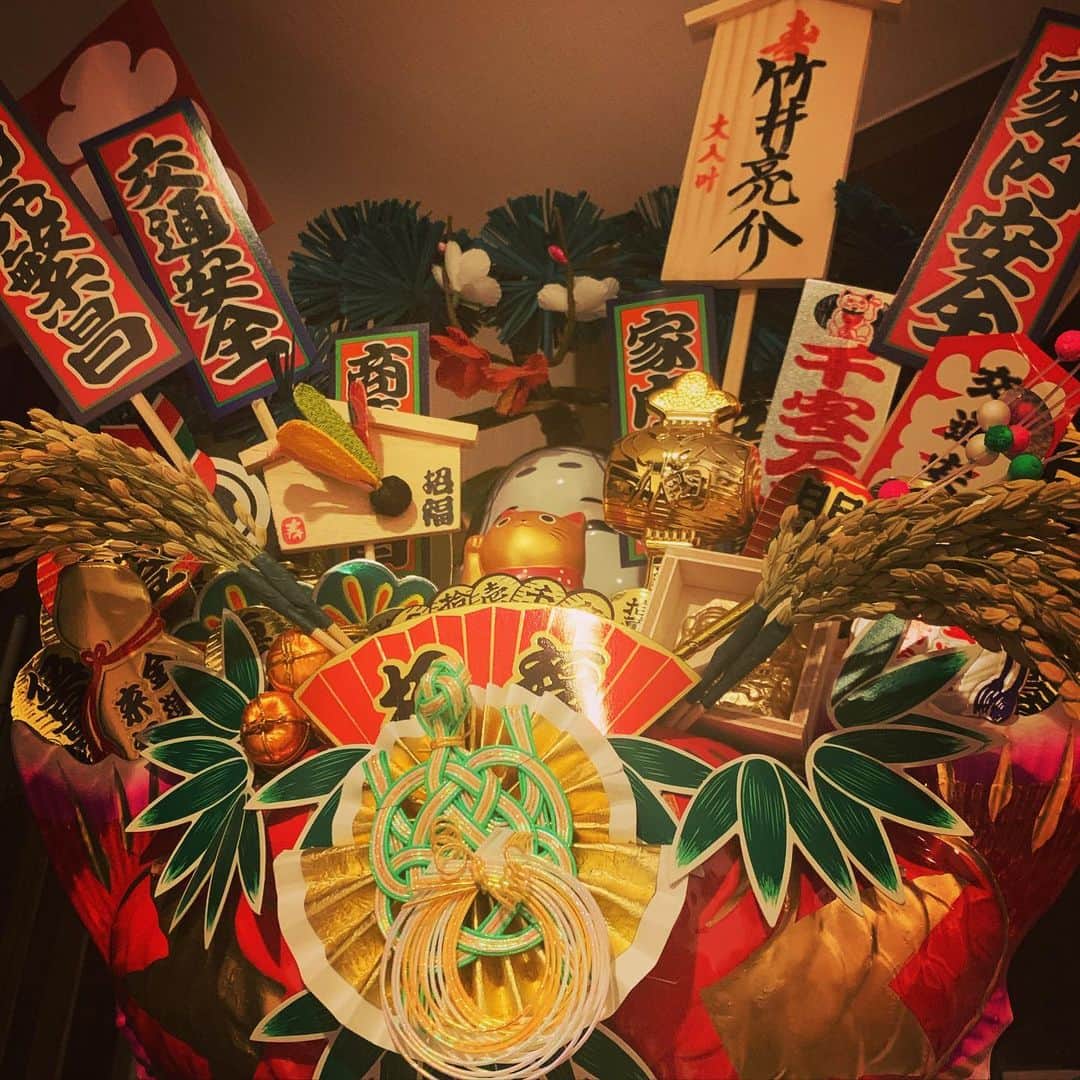 竹井亮介さんのインスタグラム写真 - (竹井亮介Instagram)「2020年11月14日。 熊手。」11月14日 17時00分 - takeiryosuke