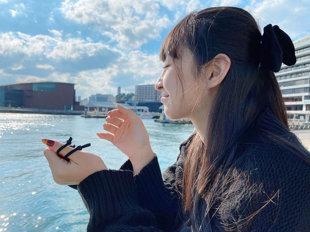 松本日向さんのインスタグラム写真 - (松本日向Instagram)「☀️☀️☀️  誕生日1ヶ月切ってる20歳なるの 実感なさすぎて大丈夫かな🥱（笑） 永遠に10代がいい気持ちと大人になりたい 気持ちとぐちゃぐちゃ（笑）  #山口 #九州 #下関 #天気 #空 #リボン #唐戸市場 #海」11月14日 16時54分 - matsumoto_hinata