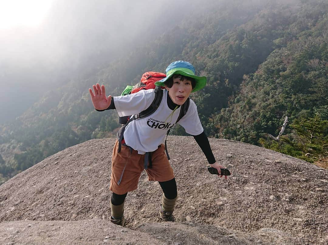 桜花さんのインスタグラム写真 - (桜花Instagram)「太古岩🍀🍀  たいこだけに、『大古』からの歴史を感じました🌷  #太古岩  #屋久島  #岩  #yakushima #rock  #岩  #いわ  #大自然 #nature」11月14日 17時35分 - mountainohka
